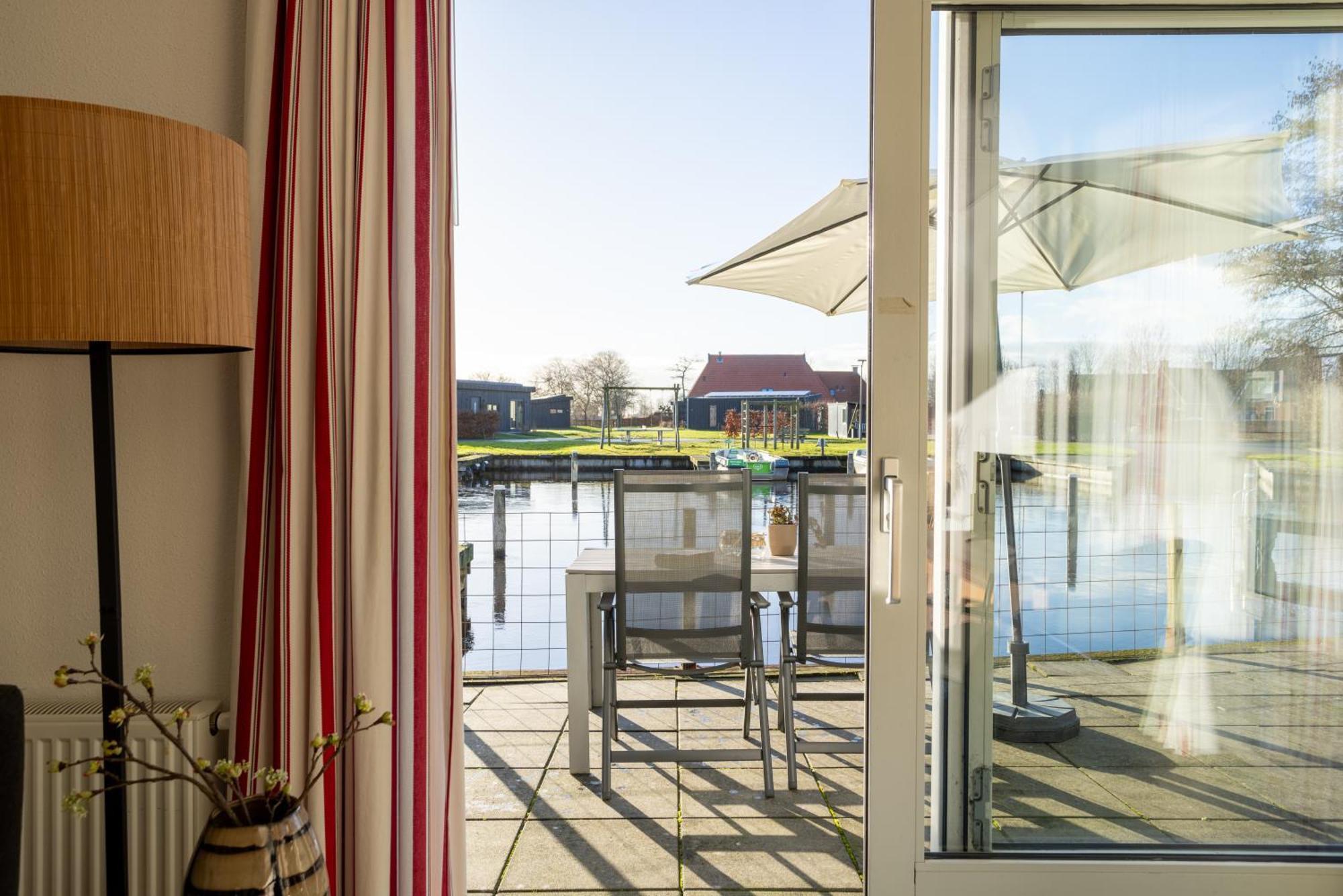 Waterpark Oan 'E Poel Bij Sneekermeer Terherne Zimmer foto
