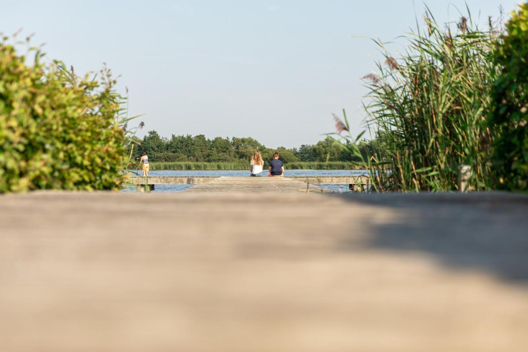 Waterpark Oan 'E Poel Bij Sneekermeer Terherne Exterior foto